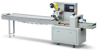 Filme horizontal giratório automático da máquina de embalagem do fluxo que puxa para baixo